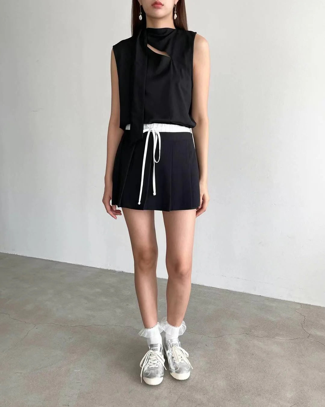 LIV SKORT IN BLACK
