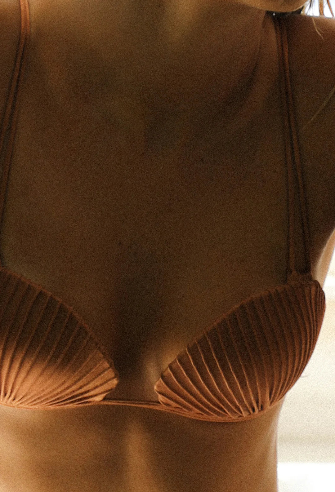 BIKINI SHELL ALMOND TOP
