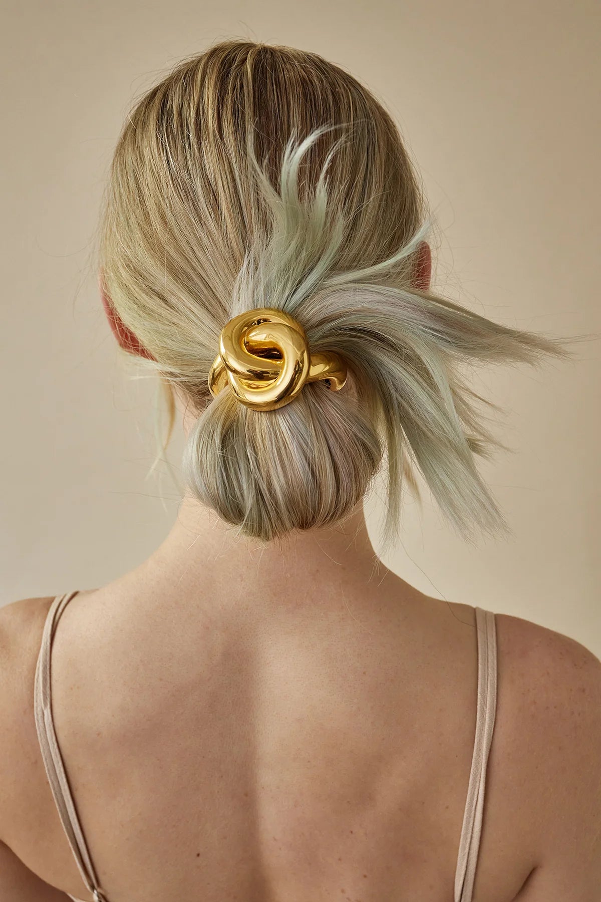 GLOSSY KNOT PONY CUFF GOLD