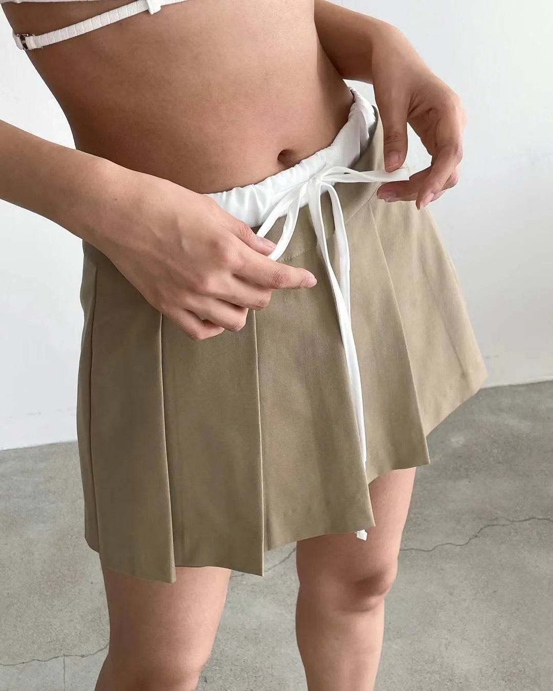LIV SKORT IN BEIGE