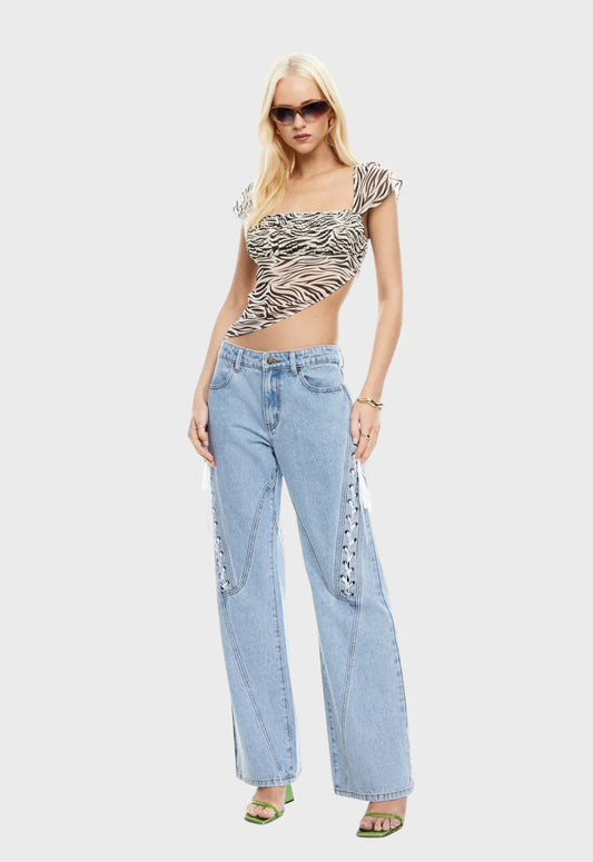 DOLLHOUSE JEAN IN WASHED BLUE