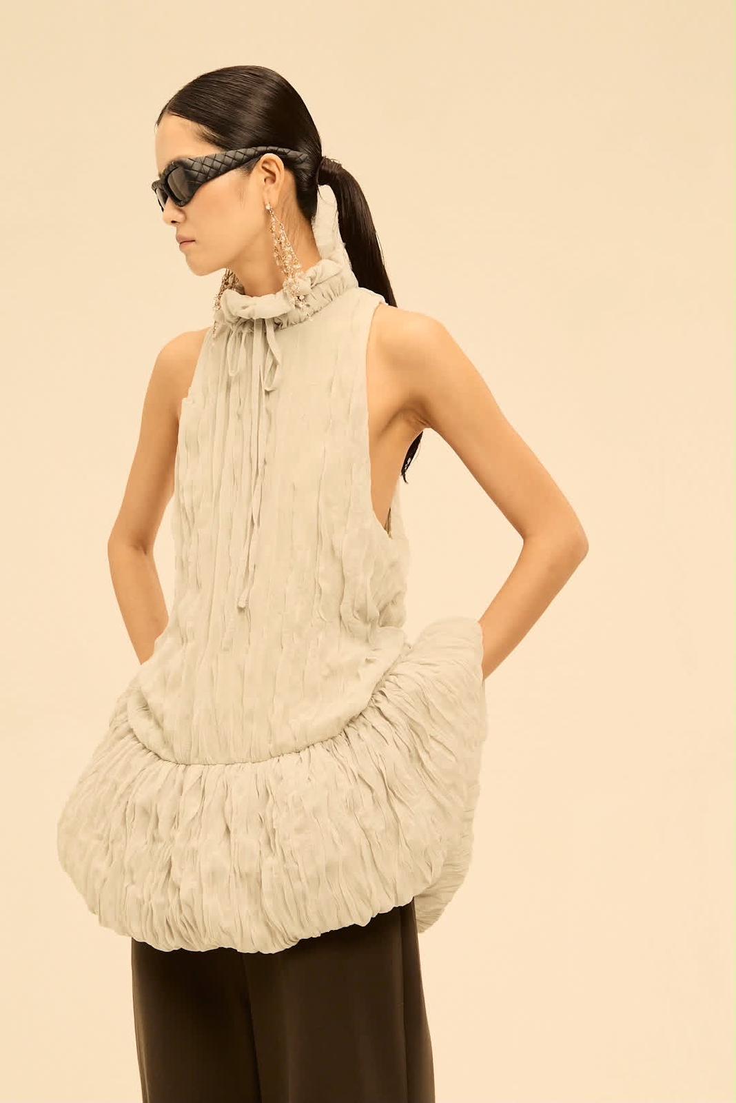 LONDON RUFFLE BLOUSE - STONE