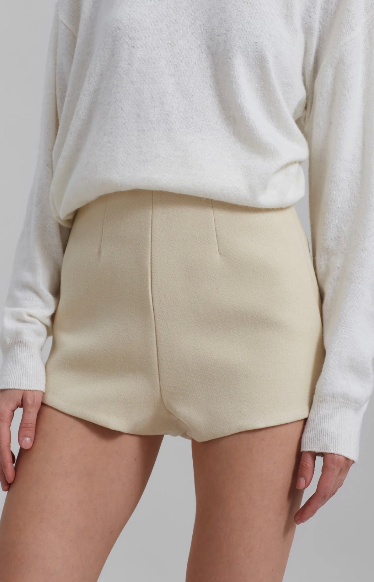 DEMI SHORTS IN CREAM